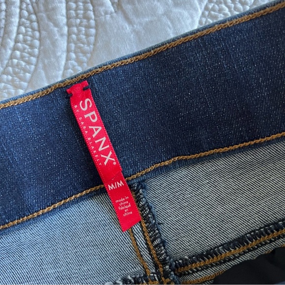 SPANX - Cropped Flare Jeans with Raw Hem - Medium Wash - Picture 6 of 12